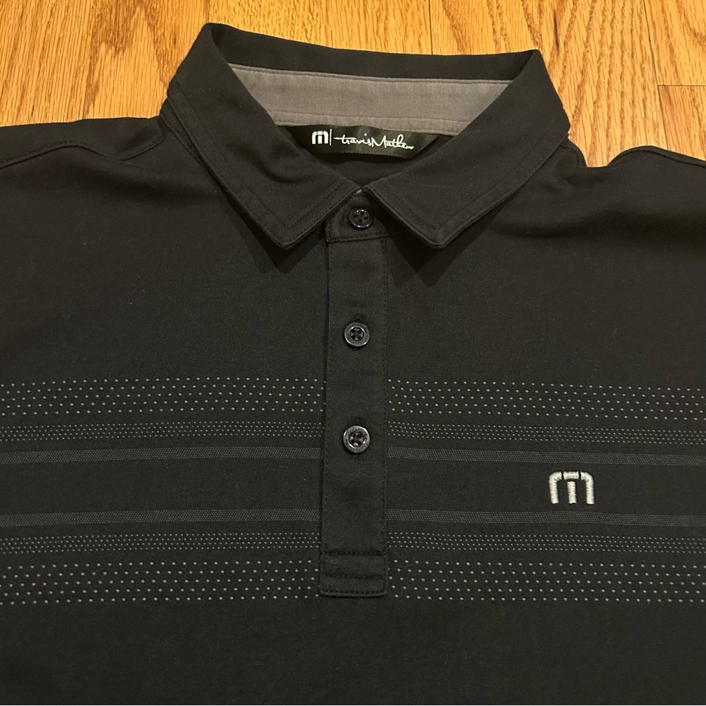 TRAVIS MATHEW Golf Polo Fireball Cinnamon Whiskey Black Shirt